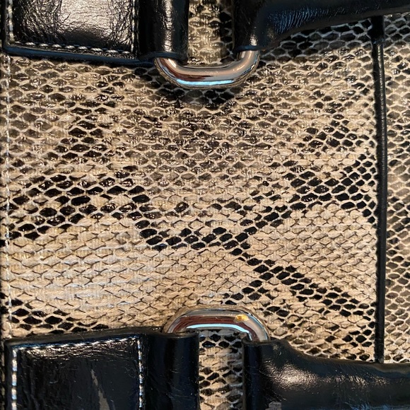 Faux Snakeskin soft briefcase - will carry a laptop - Picture 4 of 7